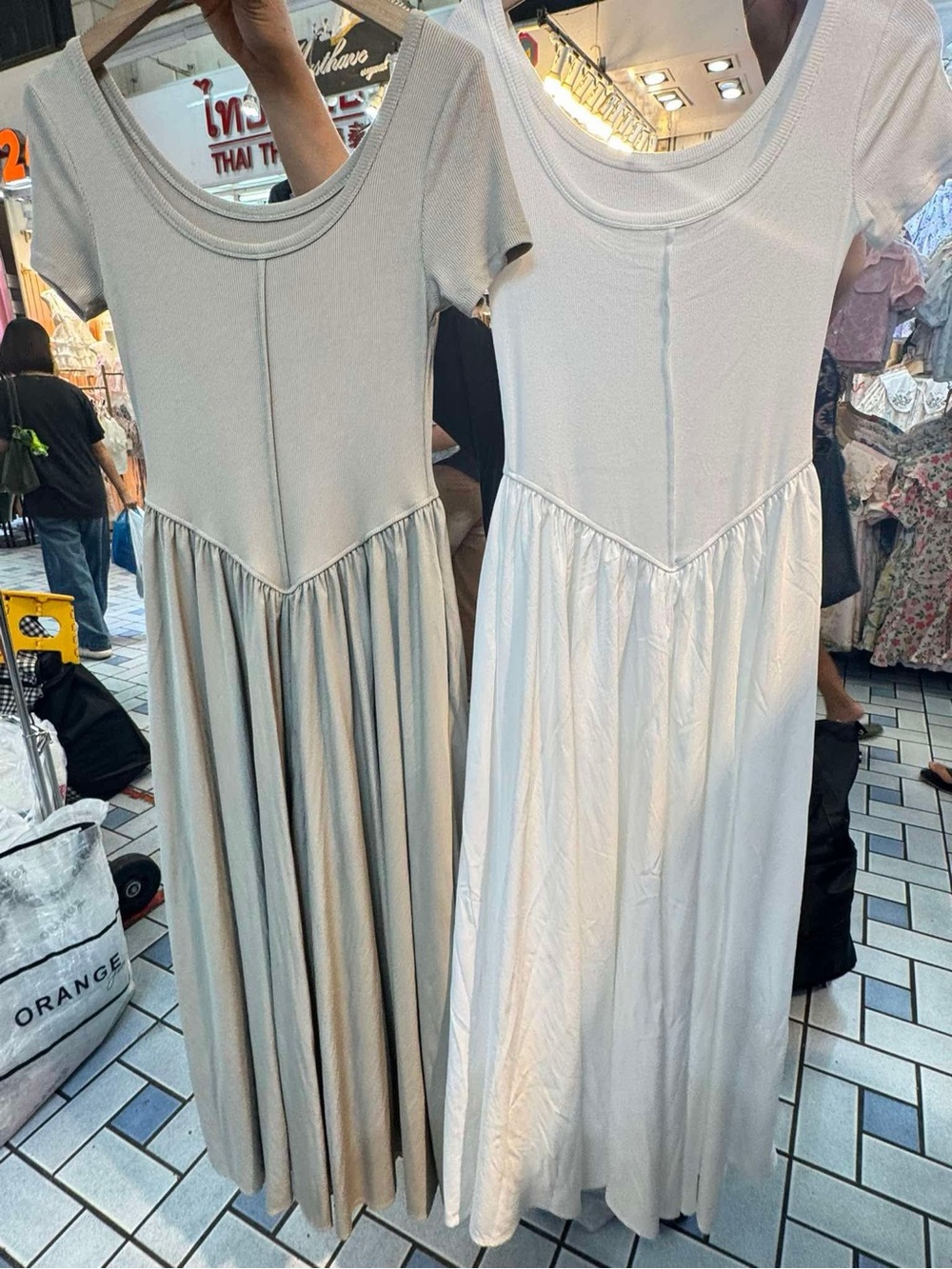 Sleeveless Zip-Front Midi Dress in Multiple Colors - Picture 7 of 8